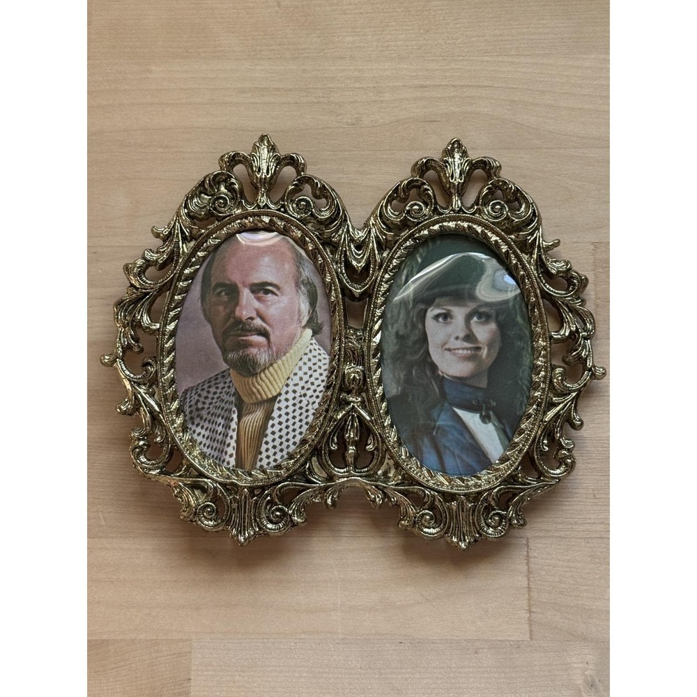 Vintage Victorian Ornate Brass Standing Double Oval Two 2 Picture Frame Metal